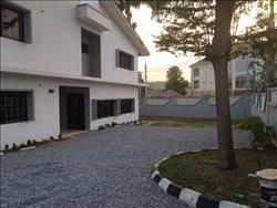 Uyo Crescent, Abuja