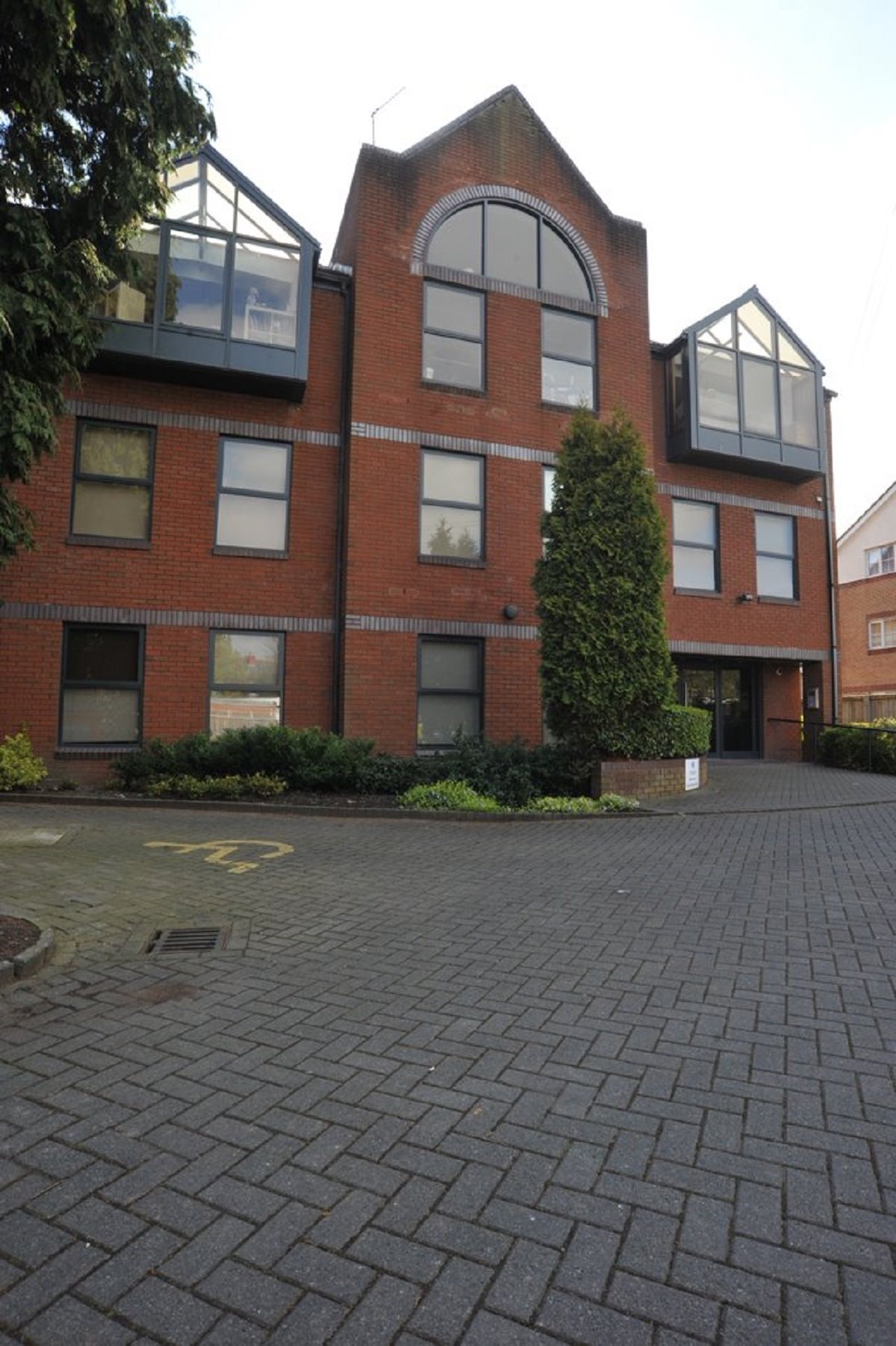 Office Space in Grove Avenue, Wilmslow, SK9 Leased Spaces in